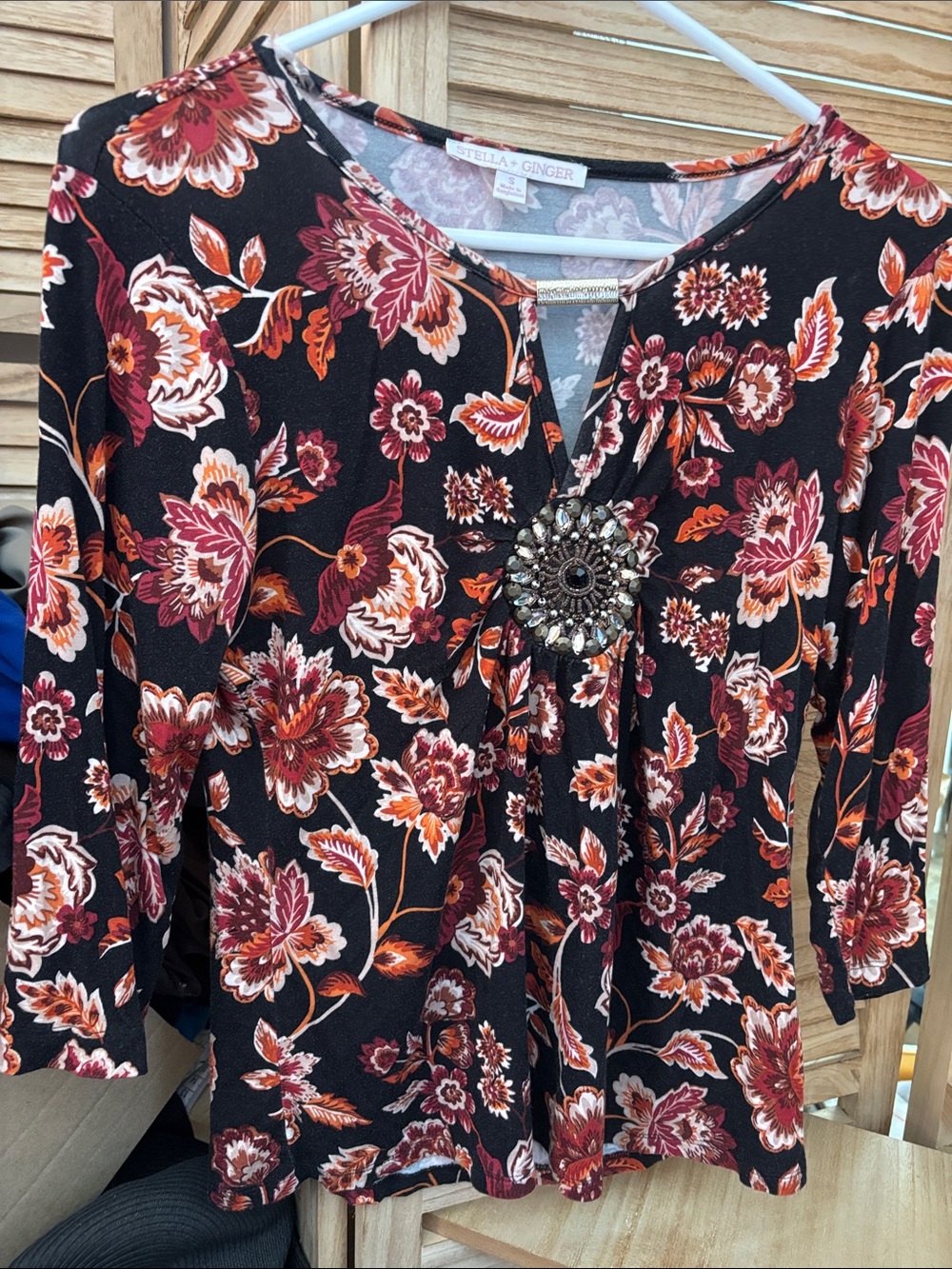 Stella and Ginger  Floral Beaded Front Women's Top Small